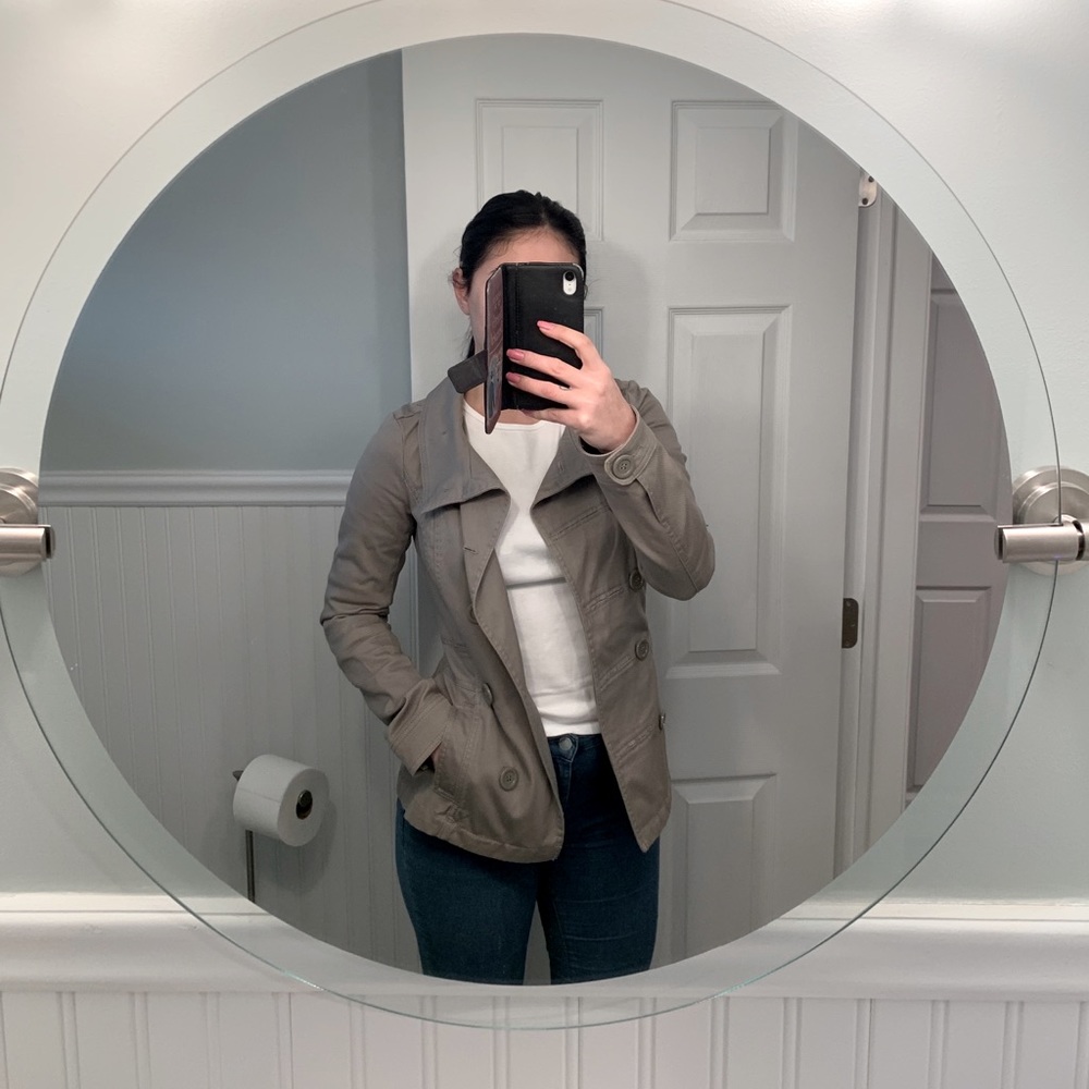 H&M Light Jacket with Button Closure - Picture 2 of 5